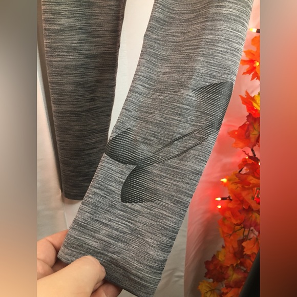 Under Armour | Boy’s Light Gray “GoldGear” Pants - Picture 5 of 9